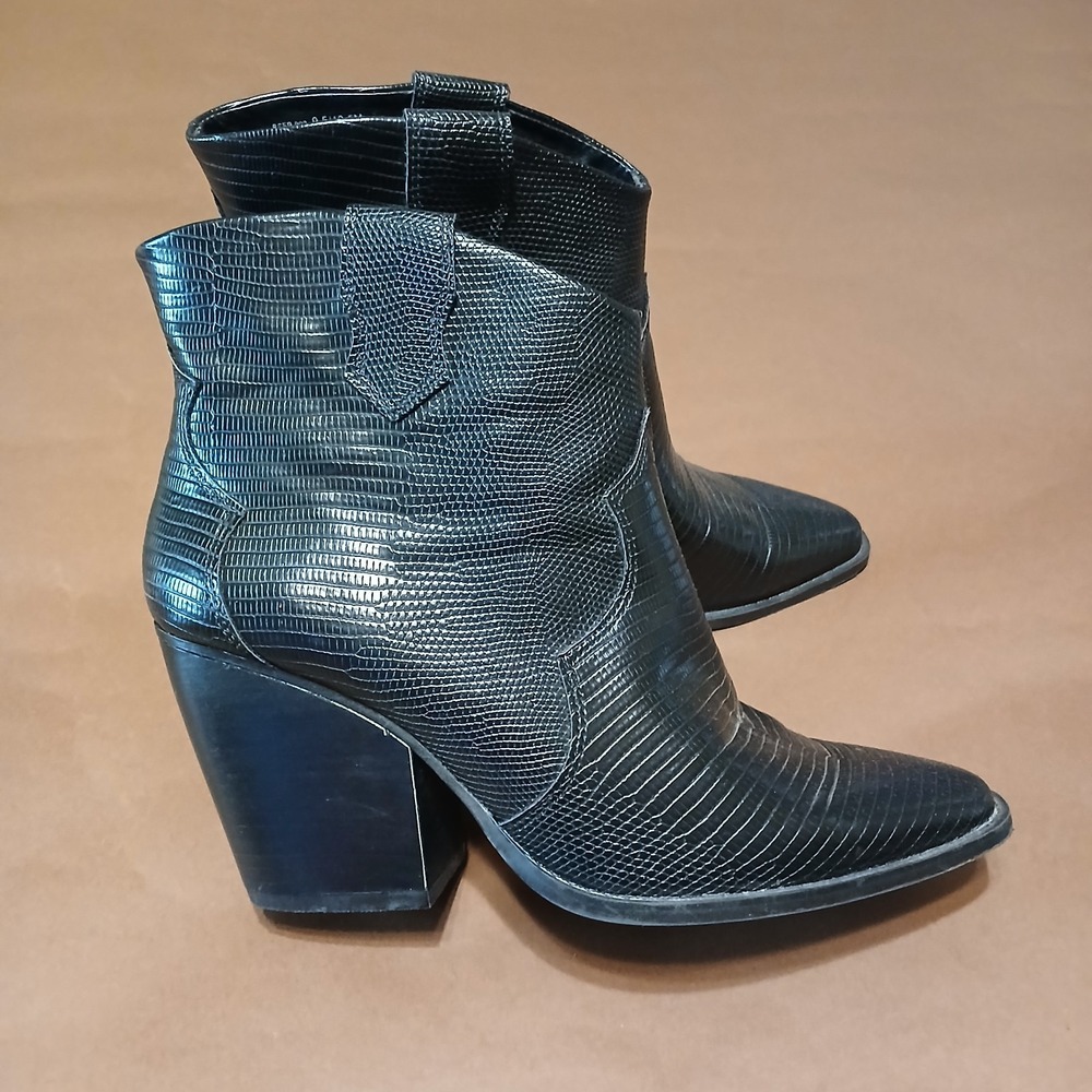 Chinese laundry Bonnie cowboy western boots ankle Black Size 9.5